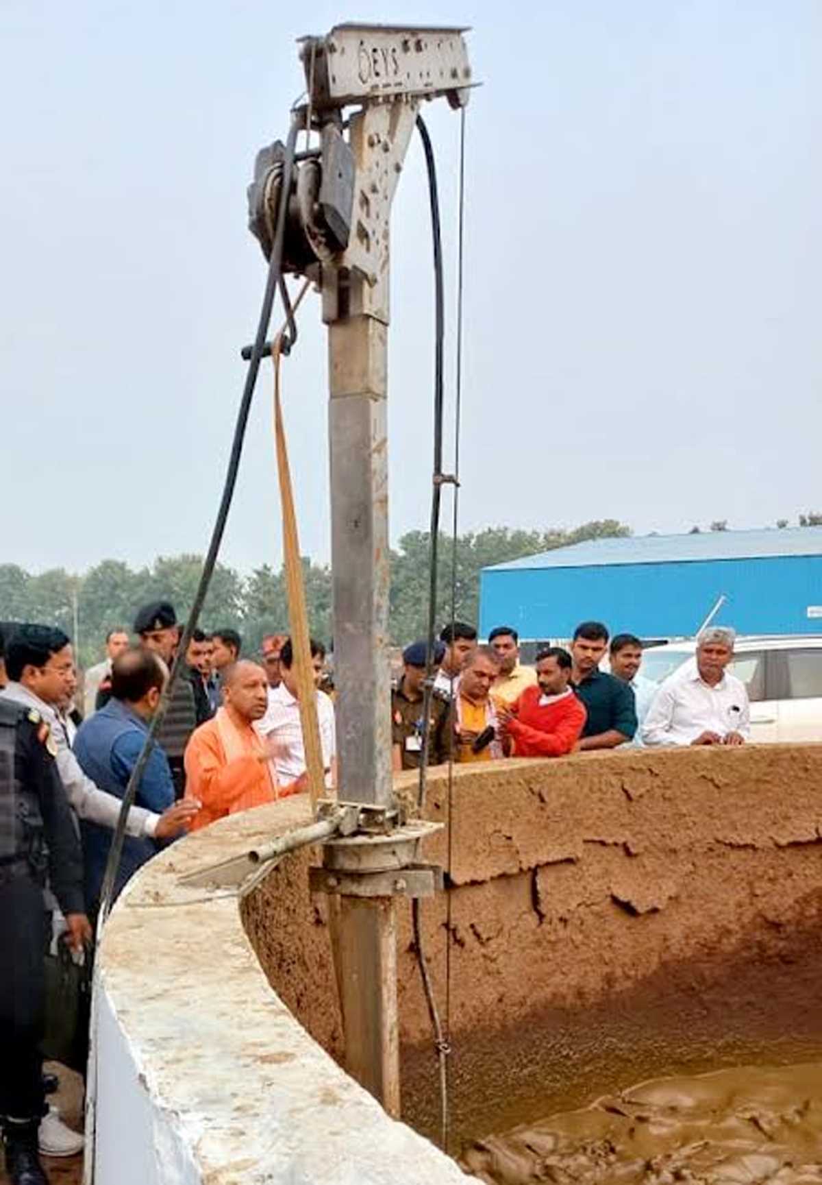 कम्प्रेस्ड बायो गैस प्लांट में जीवामृत एवं पेंट बनाया जाए : योगी आदित्यनाथ